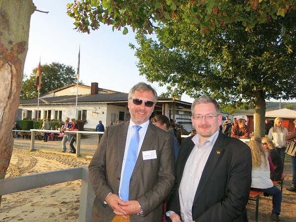 Andreas Henne (1. Vorsitzender des RV Weser Solling) und Michael Vietz MdB