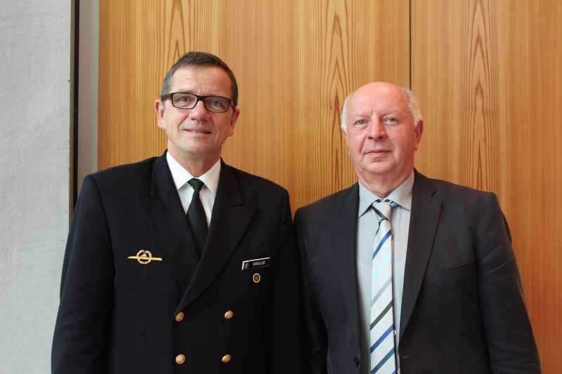 Vizeadmiral Andreas Kause und Eckhardt Rehberg MdB