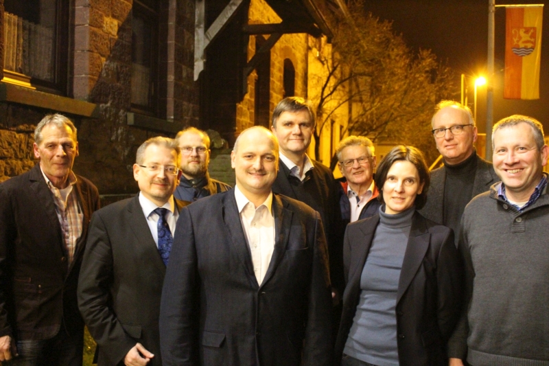 v.li.Christian Perl, Michael Vietz, Frank Siebert, Andreas Topp, Uwe Schünemann, Wolfgang Heidebrecht, Edith Götz, Dr. Thomas Hagemann und Matthias Taenzer v.li.Christian Perl, Michael Vietz, Frank Siebert, Andreas Topp, Uwe Schünemann, Wolfgang Heidebrecht, Edith Götz, Dr. Thomas Hagemann und Matthias Taenzer