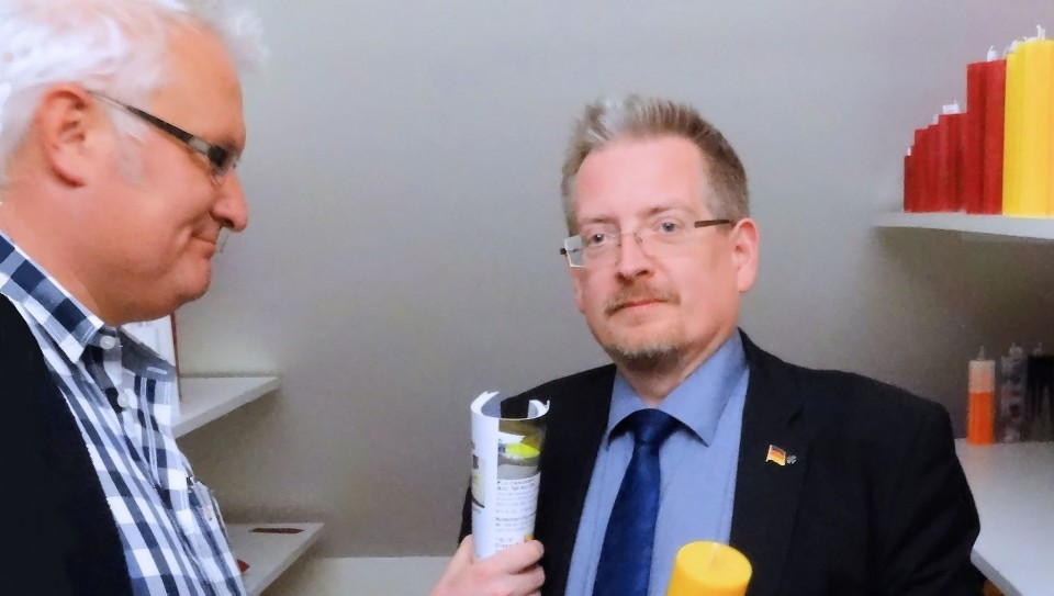 beim Rundgang durch die Einrichtung: Kerzen, damit ein Licht aufgeht